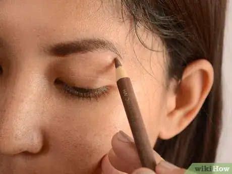 Image titled Apply Makeup for a Glamour Photography Shoot Step 5