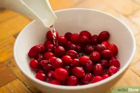 Image titled Make Cranberry Vinegar Step 1