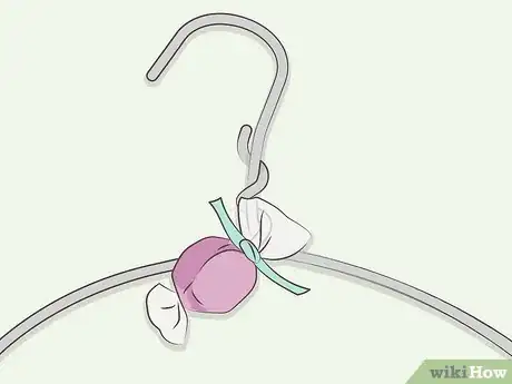 Image titled Make a Candy Wreath Step 4