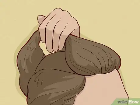 Image titled Do a Quiff for Women Step 16