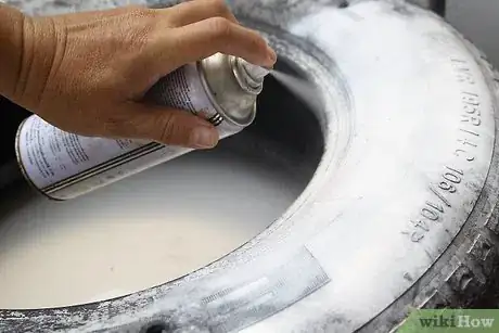 Image titled Make Upcycled Planters Step 12