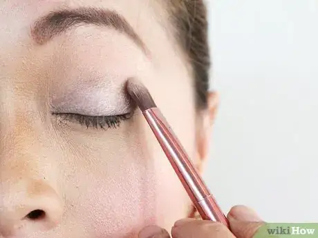 Image titled Apply Subtle Eyeshadow Step 5