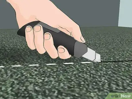 Image titled Remove Old Carpeting Step 10
