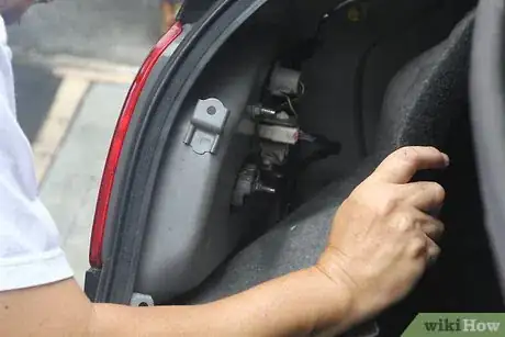 Image titled Fix a Burned Out Signal Bulb Step 5