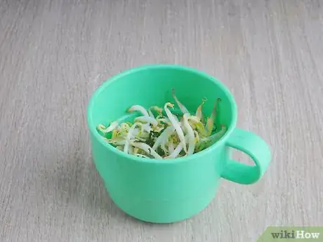 Image titled Juice Broccoli Sprouts Step 4