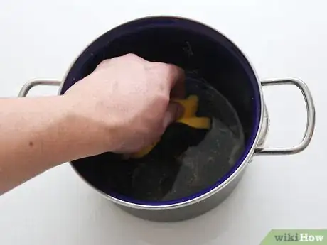 Image titled Remove Burnt Food from a Pot Step 4
