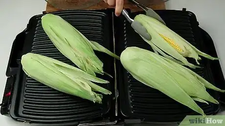 Image titled Grill Corn in the Husk Step 7