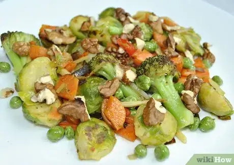 Image titled Serve Walnuts Step 2