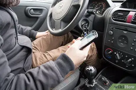 Image titled Survive in a Car Submerged in Snow Step 3