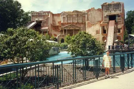 Image titled Busch Gardens Williamsburg 1996