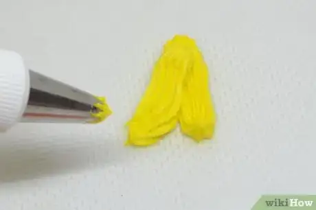 Image titled Make Tulips with Frosting Step 4