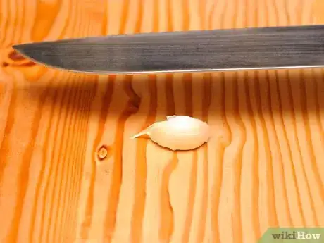 Image titled Make Garlic Juice Step 3