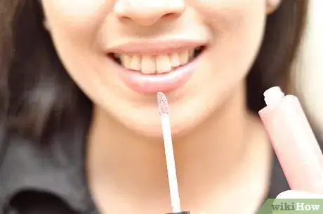 Image titled Take Really Nice Photos of Yourself Step 2