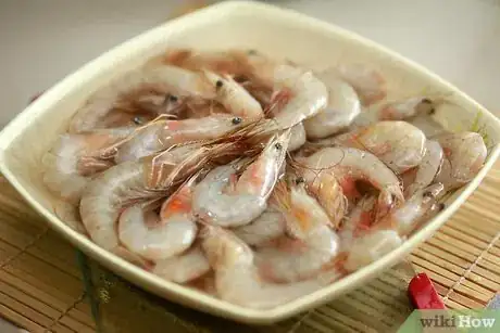 Image titled Clean Prawns Step 1