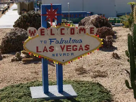 Image titled Googie Vegas 5704