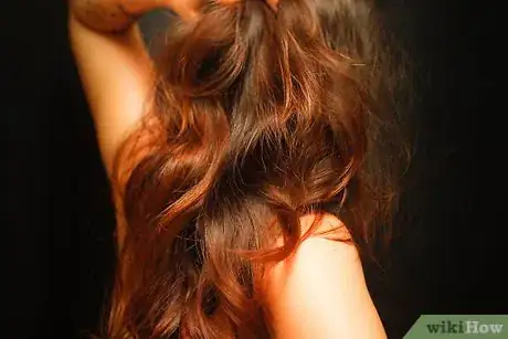 Image titled Get Movie Star Curls Step 7
