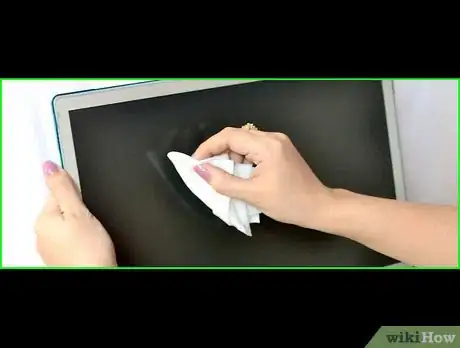 Image titled Clean a MacBook Air Screen Step 8