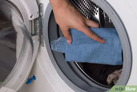 Image titled Tie Dye Using Rit Powder Step 3