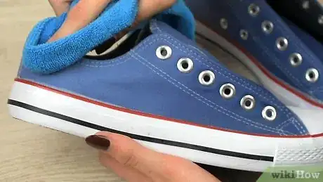 Image titled Create Faded Dyed Sneakers Step 16