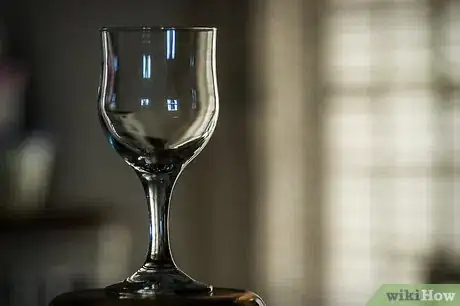 Image titled Take Photographs of Glass Objects Step 5