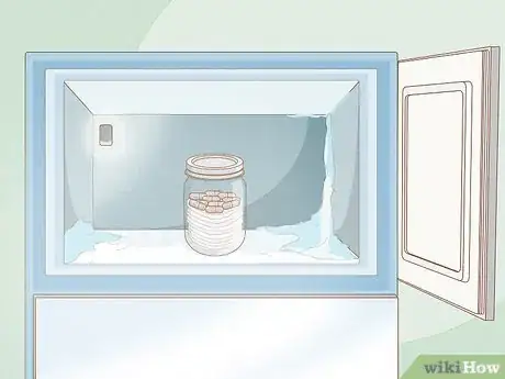 Image titled Store Pollen Step 6