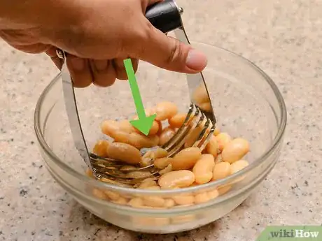 Image titled Make White Chili Step 2