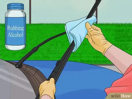 Image titled Stop Windshield Wiper Blades from Squeaking Step 1