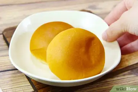 Image titled Reheat Dinner Rolls Step 8