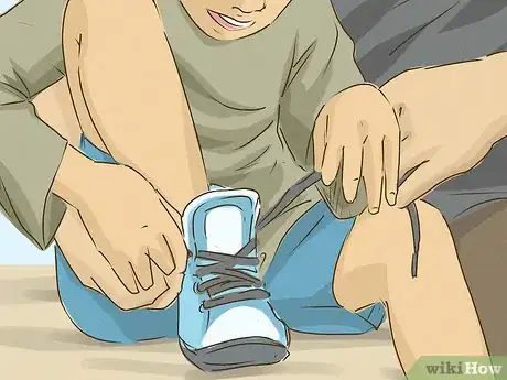 Image titled Teach a Blind or Visually Impaired Child to Tie Their Shoes Step 3