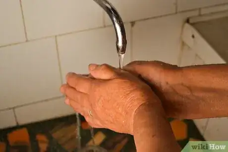 Image titled Rub hands Step 4