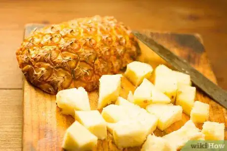Image titled Freeze Pineapple Step 1