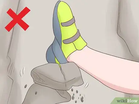 Image titled Heel Hook (Bouldering) Step 9