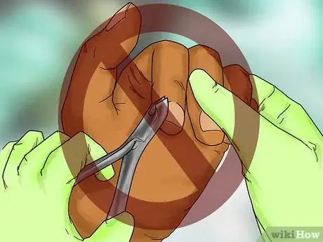 Image titled Avoid Unsanitary Nail Salons Step 5