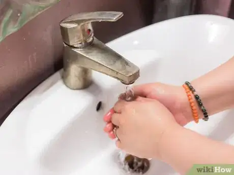 Image titled Use a Hand Dryer Step 1