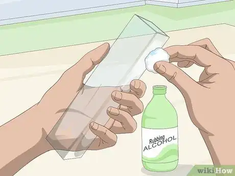 Image titled Make a Frosted Vase with a Rubber Band Step 2