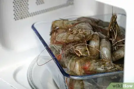 Image titled Cook Frozen Prawns Step 3