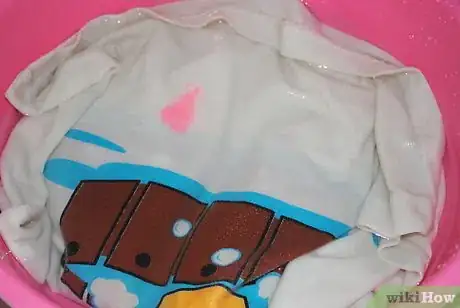 Image titled Remove Fluorescent Glo Stick Liquid from Fabric Step 2