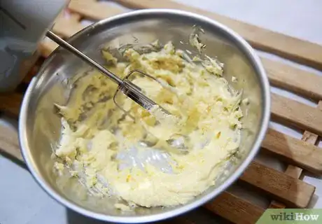 Image titled Make Galaxy Frosting Step 8