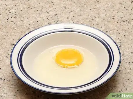 Image titled Make an Egg and Cheese Croissant Sandwich Step 3