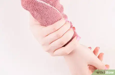 Image titled Do a Dead Sea Salt Wrap Step 8