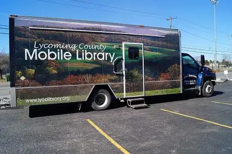 Image titled 1024px 2017_Bookmobile