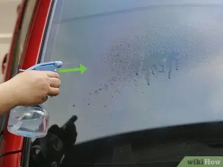 Image titled Remove Windshield Streaking Step 10