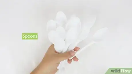 Image titled Make a Light Shade With Plastic Spoons Step 1