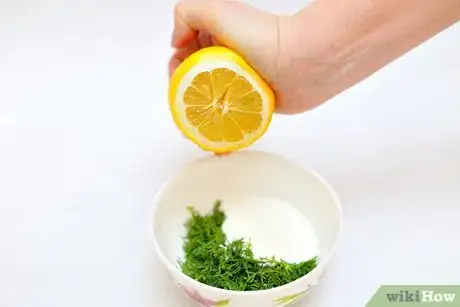 Image titled Dress Up a Salad with Edible Flowers Step 10