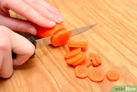 Image titled Can Carrot Juice Step 1