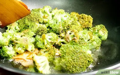 Image titled Make Stir Fried Chicken and Broccoli Step 5