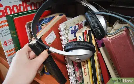 Image titled Do a Fast, Deep Clean for Your Bedroom Step 6