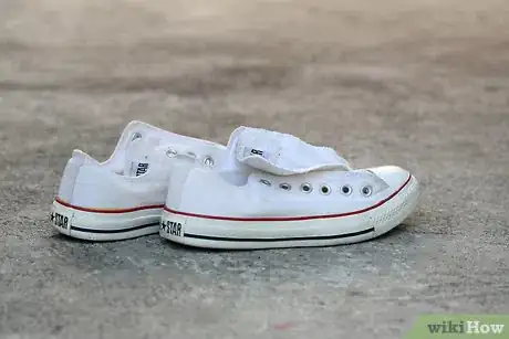 Image titled Clean Converse Shoes Using a Magic Eraser Step 11
