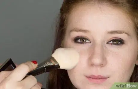 Image titled Apply Eyeliner to Another Person Step 11