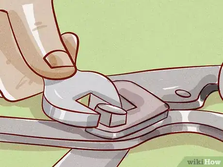 Image titled Care for Lawn Tools Step 8